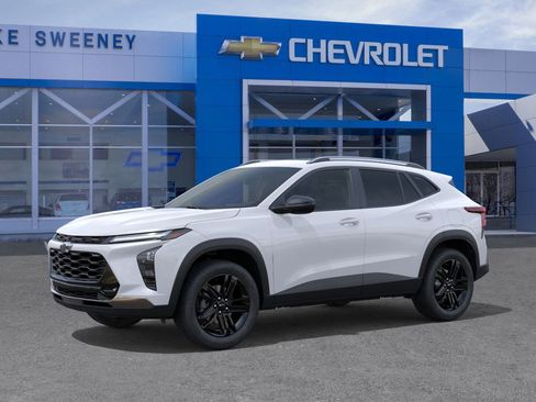 New 2026 Chevrolet Trax ACTIV w/ Sunroof Package image 2