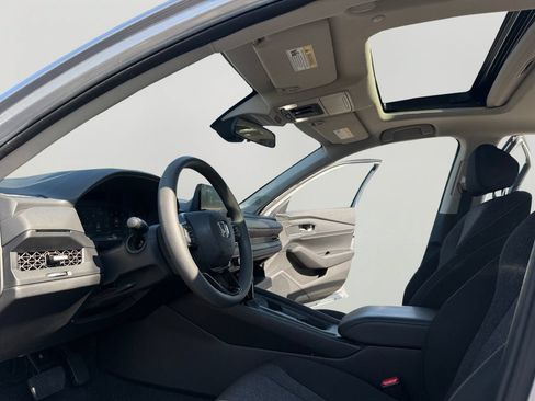 Used 2023 Honda Accord EX image 9