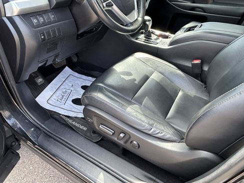 Used 2018 Toyota Highlander XLE w/ Protection Package #3 AWD/4WD image 10