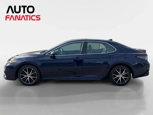 Used 2021 Toyota Camry SE FWD image 2