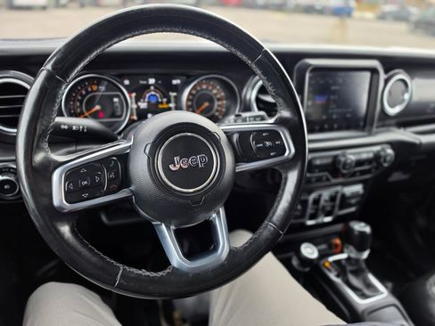 Used 2020 Jeep Wrangler Unlimited Sahara image 18