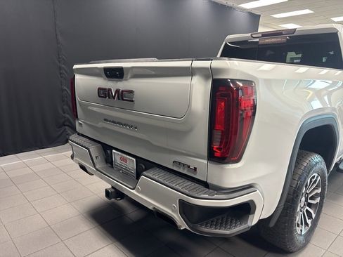 Used 2020 GMC Sierra 1500 AT4 w/ AT4 Premium Package image 4