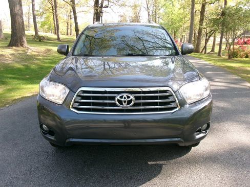 Used 2010 Toyota Highlander Limited image 2