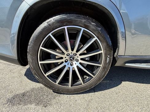 Used 2025 Mercedes-Benz GLS 580 4MATIC image 41