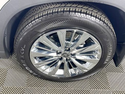 Used 2024 Toyota Grand Highlander Platinum image 33