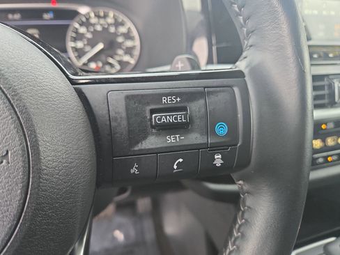 Certified 2025 Nissan Pathfinder SL image 19