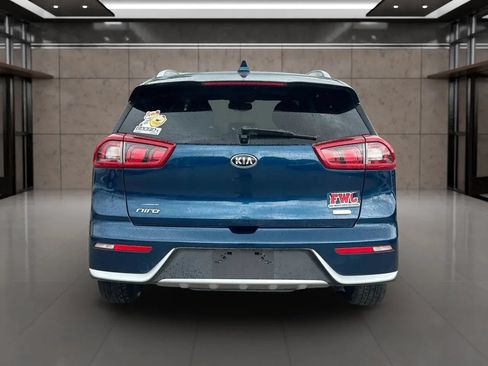 Used 2017 Kia Niro EX FWD image 16