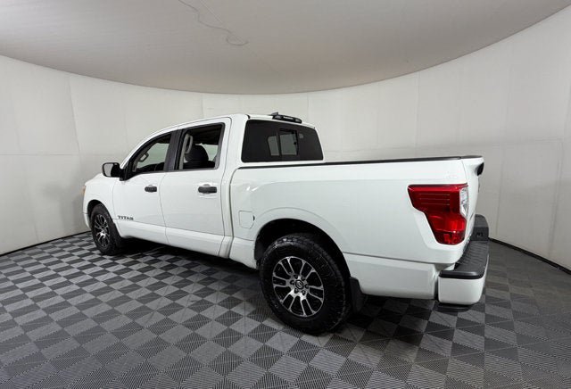 Used 2022 Nissan Titan SV w/ Accessory Utility Package RWD image 3