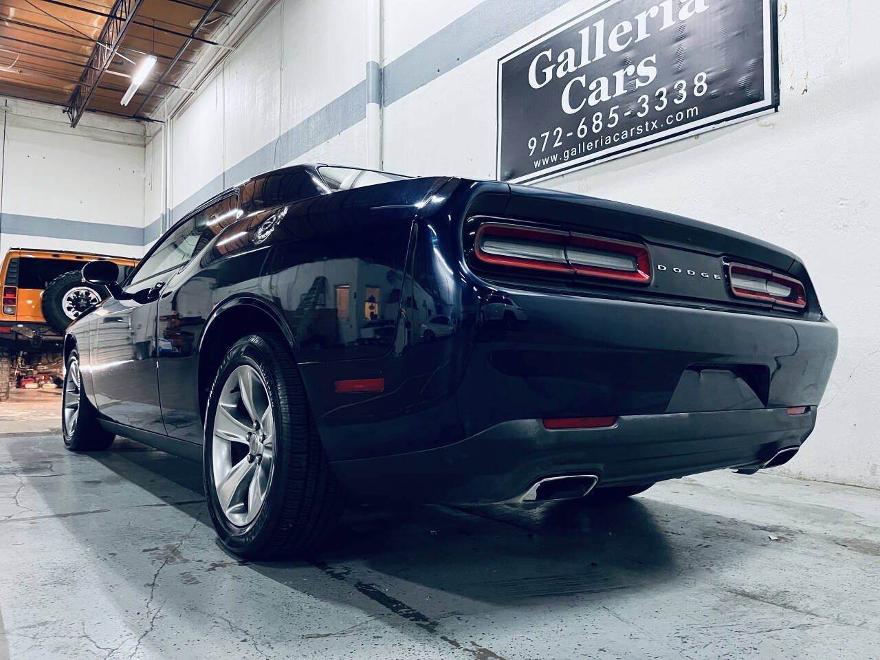 Used 2015 Dodge Challenger SXT RWD image 4