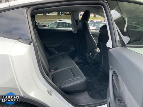 Used 2020 Tesla Model Y Long Range image 48