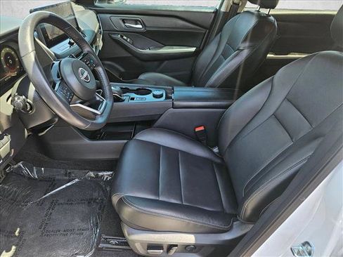 Used 2024 Nissan Rogue SL AWD/4WD image 17