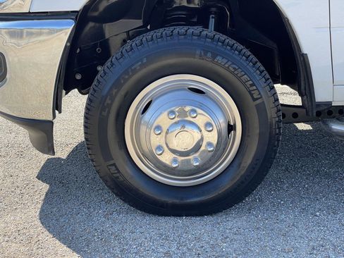 Used 2024 RAM 3500 Big Horn image 47