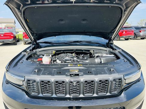 Used 2023 Jeep Grand Cherokee L Limited w/ Luxury Tech Group II AWD/4WD image 53