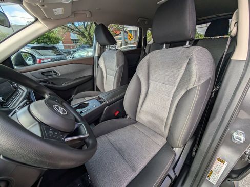 Used 2022 Nissan Rogue S FWD image 16