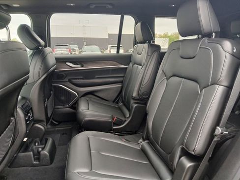 New 2026 Jeep Grand Cherokee L Limited AWD/4WD image 12