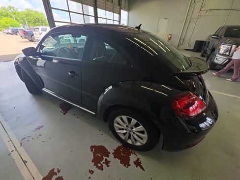 Used 2019 Volkswagen Beetle 2.0T S image 7