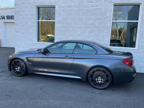 Used 2018 BMW M4 Convertible RWD image 5