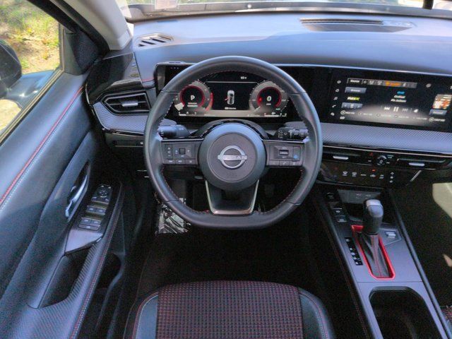 Used 2025 Nissan Kicks SR FWD image 15