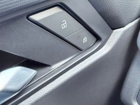 Used 2025 GMC Acadia Elevation image 28