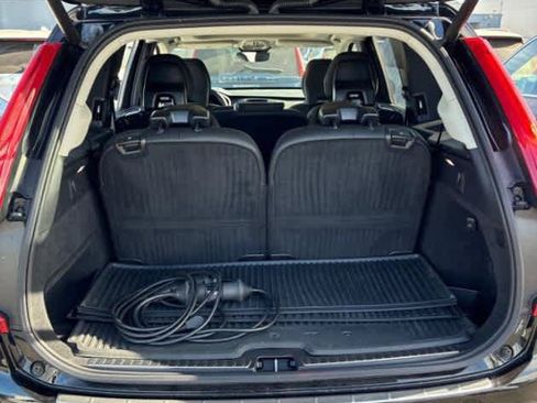 Used 2025 Volvo XC90 T8 Ultra w/ Protection Package Premier AWD/4WD image 7