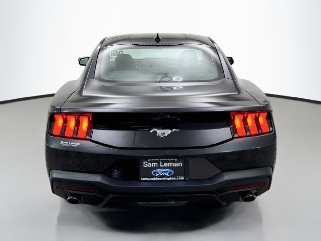 Used 2024 Ford Mustang Coupe RWD image 6