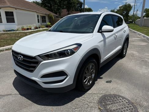 Used 2016 Hyundai Tucson SE FWD image 1