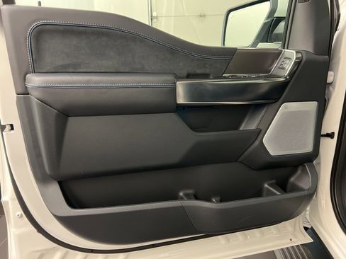 New 2025 Ford F150 Platinum w/ Equipment Group 702A High image 32