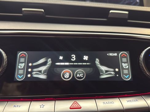 Certified 2023 Genesis GV70 2.5T w/ Sport Prestige Package AWD/4WD image 34