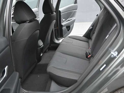 New 2026 Hyundai Elantra SE FWD image 15