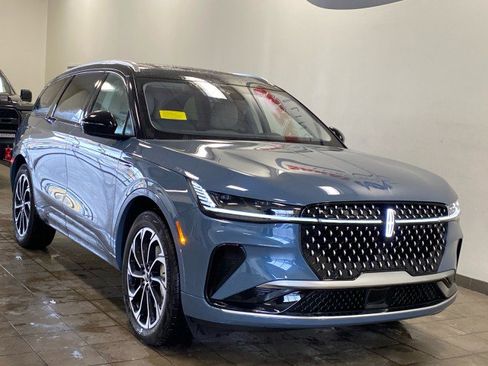 New 2026 Lincoln Nautilus Reserve image 2