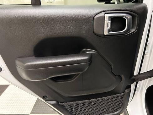 Used 2024 Jeep Wrangler Unlimited AWD/4WD image 12
