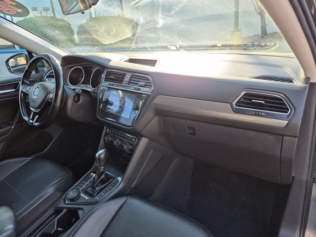 Used 2018 Volkswagen Tiguan SE AWD/4WD image 21