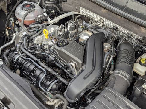 Used 2022 Volkswagen Taos SE image 37