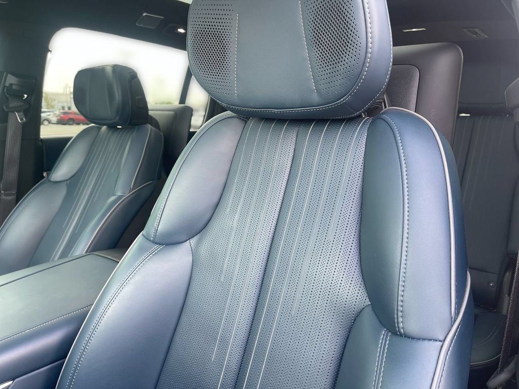 Certified 2025 Cadillac Escalade IQ Sport 2 AWD/4WD image 6