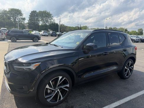 Used 2021 Volvo XC40 T5 R-Design w/ Climate Package AWD/4WD image 10