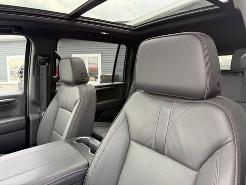 Used 2025 Chevrolet Suburban RST w/ Comfort Package AWD/4WD image 16