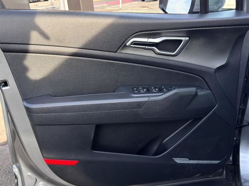 Used 2023 Kia Sportage LX image 13