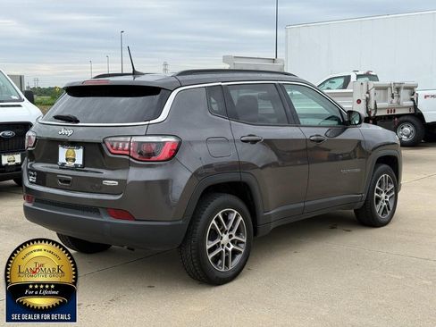 Used 2017 Jeep Compass Latitude w/ Popular Equipment Group AWD/4WD image 5