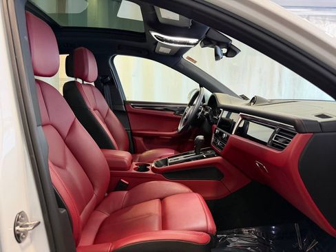 Certified 2023 Porsche Macan S AWD/4WD image 16