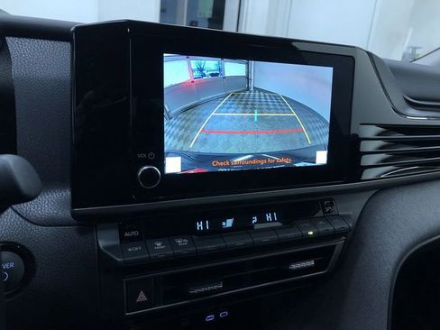 Used 2025 Toyota Camry LE image 27