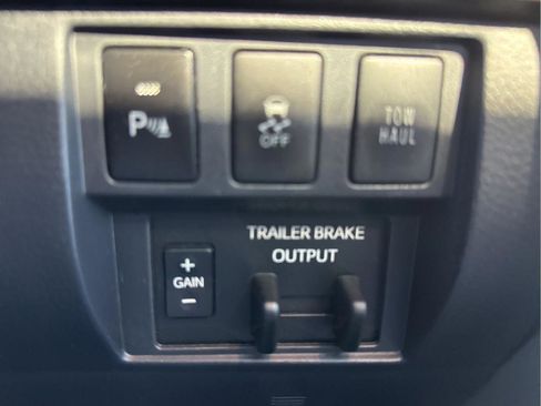 Used 2019 Toyota Tundra Limited image 22