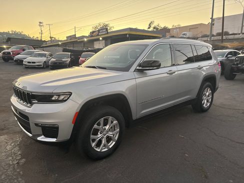 Used 2023 Jeep Grand Cherokee L Limited w/ Trailer Tow Group (B) image 11