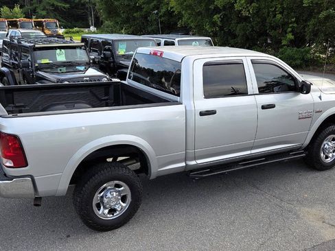 Used 2013 RAM 2500 Tradesman w/ Chrome Appearance Group AWD/4WD image 13