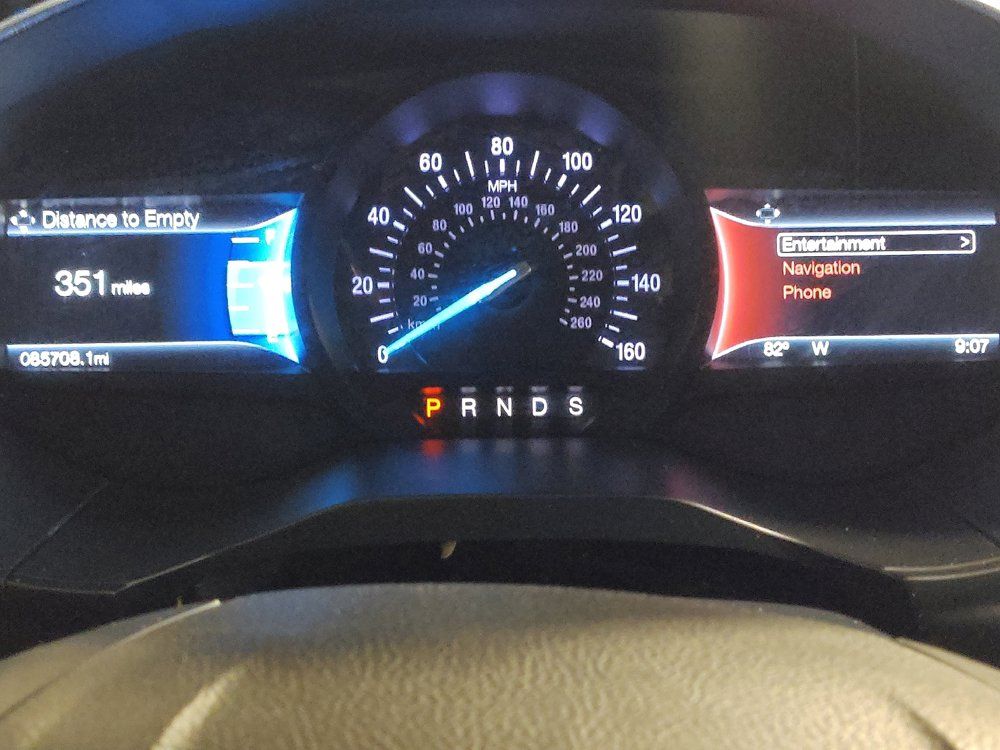 Used 2018 Ford Edge Titanium w/ Technology Package FWD image 23