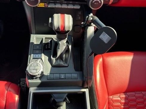 Used 2025 Toyota 4Runner TRD Off-Road image 28