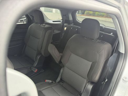 Certified 2023 Ford Explorer XLT RWD image 35