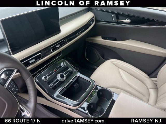 Certified 2023 Lincoln Nautilus AWD w/ Premium Package image 11