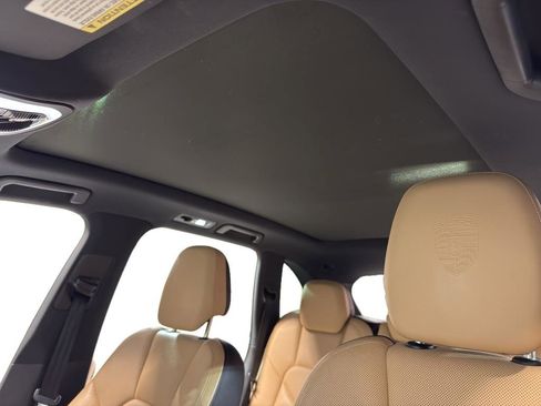 Used 2014 Porsche Cayenne image 16