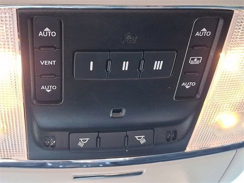 Used 2023 Chrysler 300 Touring L w/ Popular Equipment Group image 27