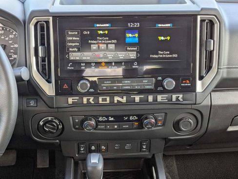 Used 2025 Nissan Frontier SV w/ SV Convenience Package AWD/4WD image 22